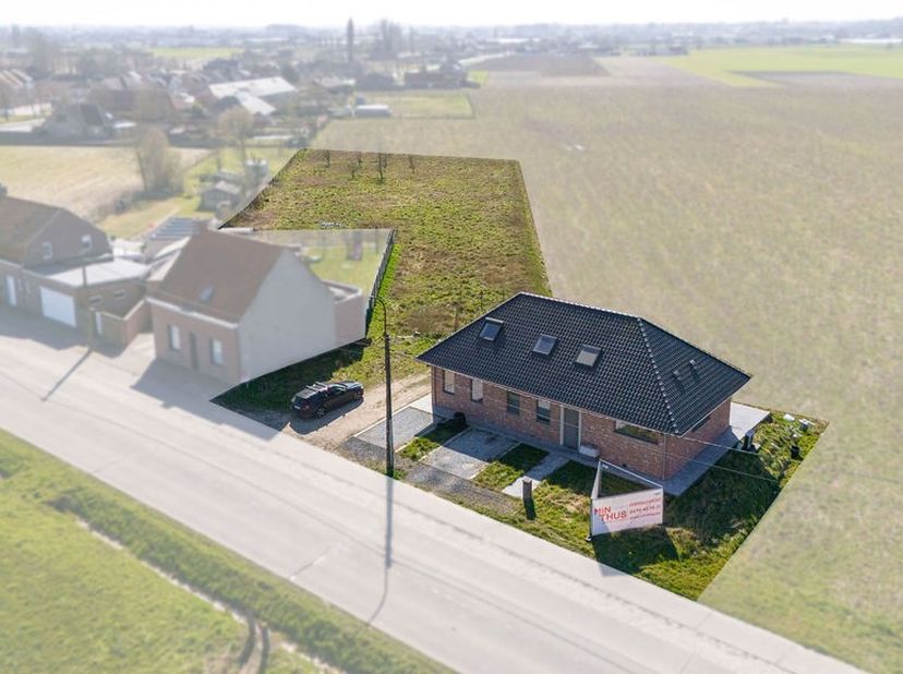 Alleenstaande woning met landelijk verzicht op 3.584 m² te koop in Ledegem &lt;br /&gt;
&lt;br /&gt;
Adres: Moorsleedsestraat 17 - Ledegem (!)&lt;br /&gt;
&lt;br /&gt;
Op sle