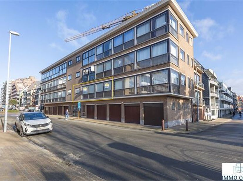 Op te frissen appartement met 1 slaapkamer in de residentie Algarve. Het appartement ligt op uiterst goede ligging vlakbij het strand en het Warandepa