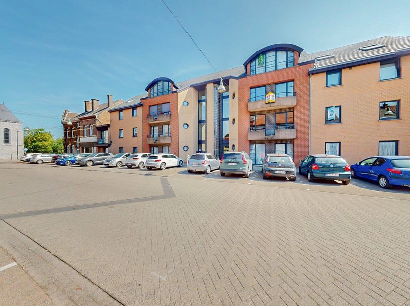 Actualimmo vous propose cet appartement récent, lumineux et entièrement meublé, idéalement situé au 2e étage avec ascenseur, dans une résidence de sta