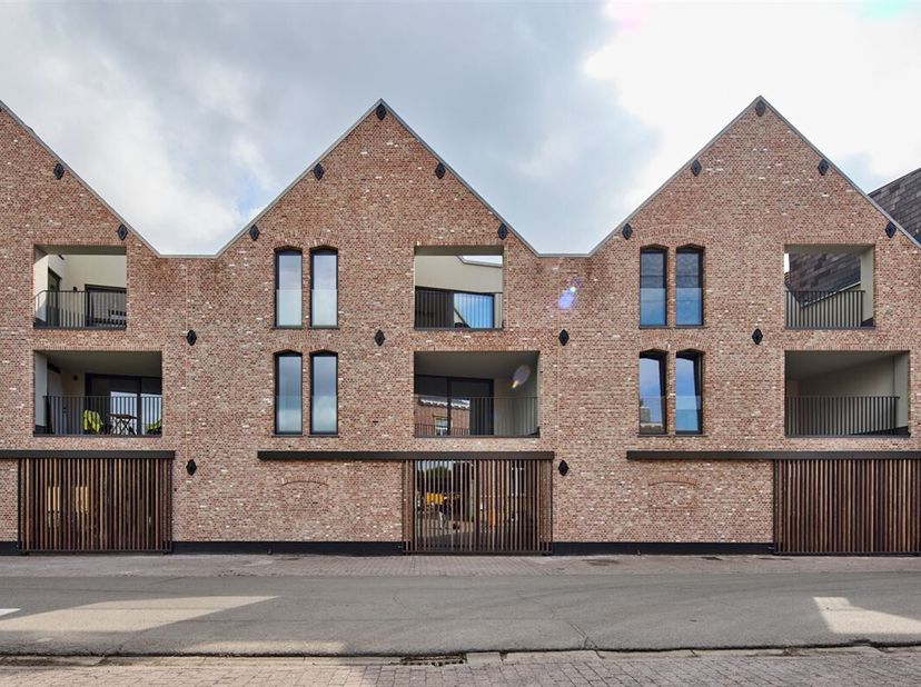 Het project &quot;Brouwmeester&quot; is gelegen in de dorpskern van Werchter en grenst aan twee straten, de Beverlaak en de Sint Jansstraat. Centraal in het pro