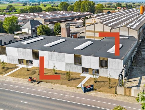                                         Bâtiment commercial à louer à Ieper, € 995
