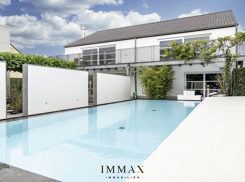Cette propriété de rendement exclusive avec résidence privée, b&amp;b, bien-être et entrepôt est située à la périphérie du centre de Bruges.&lt;br /&gt;
Cette p