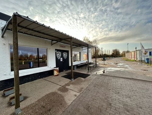                                         Bien commercial à louer à Vremde, € 2.950
