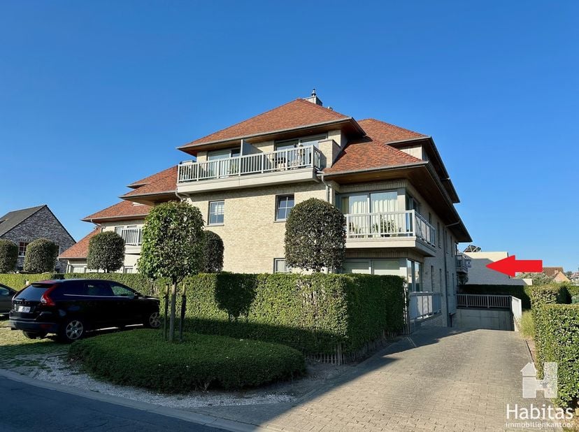 In de rustige en aantrekkelijke Manitobawijk, op slechts 100 meter van het strand en de uitnodigende surfclub, bevindt zich de recent gebouwde villa-r