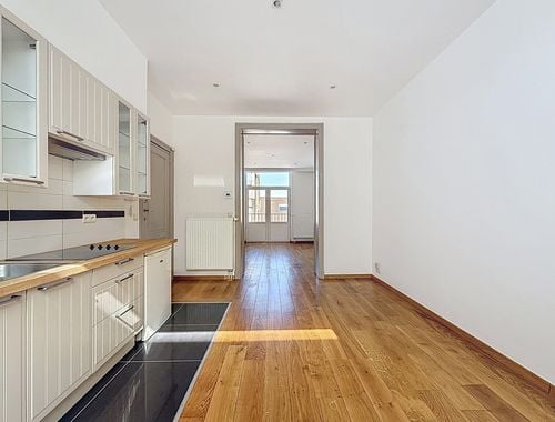                                         Appartement te huur in Etterbeek, € 1.200
