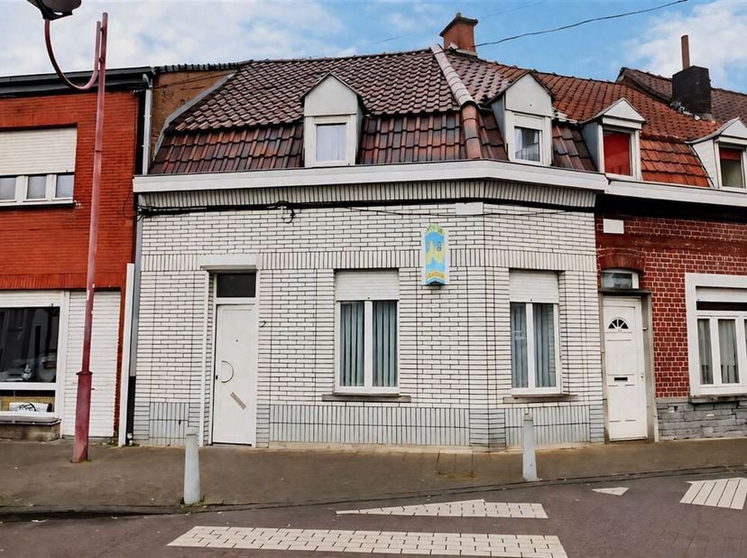 Maison entièrement rénovée avec deux chambres et terrasse