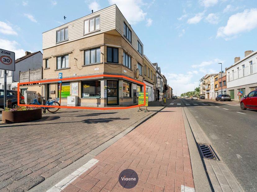 Bien professionnel à remettre
                    à 8400 Oostende