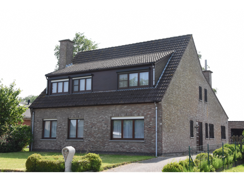 RUIME COMFORTABELE OPEN BEBOUWING MET 5 SLAAPKAMERS EN DUBBELE GARAGE.&lt;br /&gt;
Bezoekmomenten 16-17 aug, 22-23 aug, 30-31 aug ( afspraak via GSM  0491 3