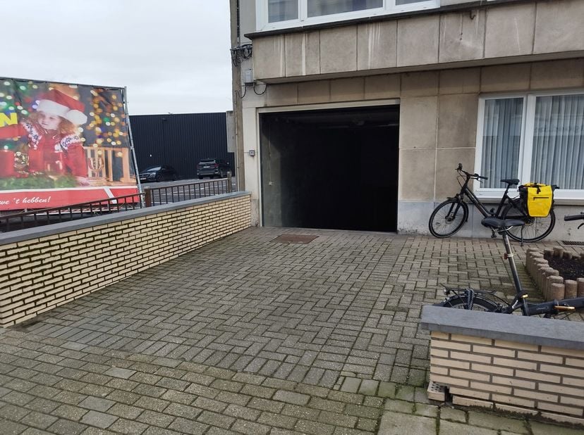 Garage à vendre
                    à 2800 Mechelen