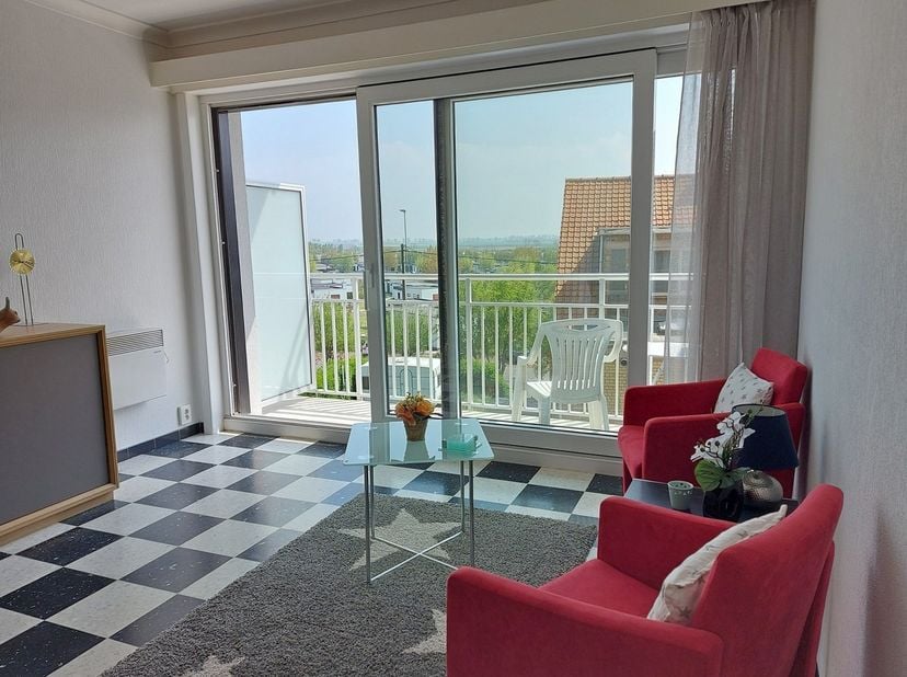 Deze gezellige studio met slaaphoek bevindt zich op +- 150m van de zee en ligt op een 1e verdieping.&lt;br /&gt;
Deze werd volledig opgefrist door schilderw