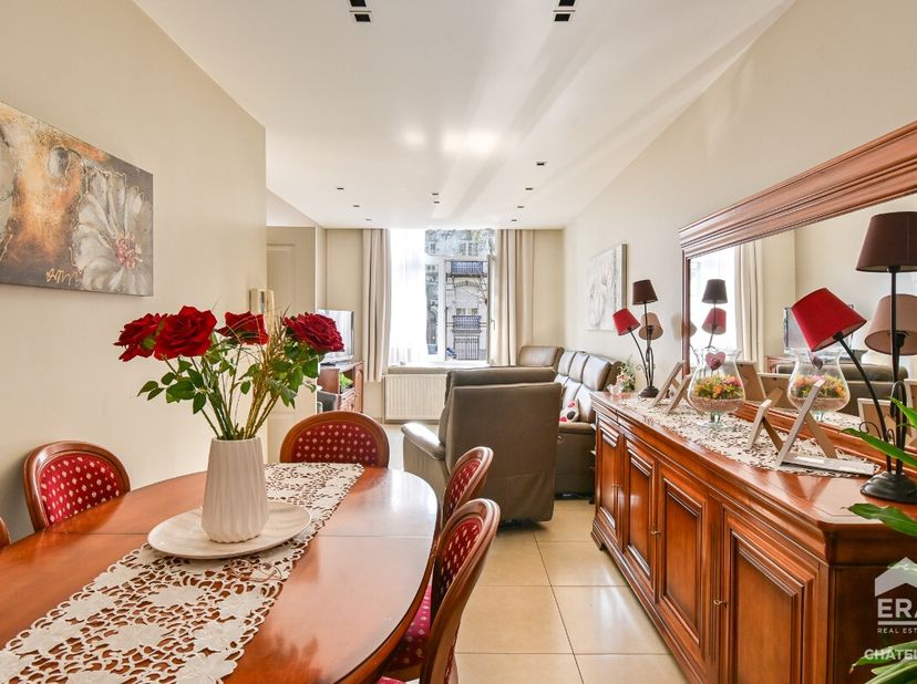 ERA CHATELAIN vous propose cette belle maison au grand potentiel, idéalement située dans le quartier Bockstael à Laeken. La propriété offre une surfac