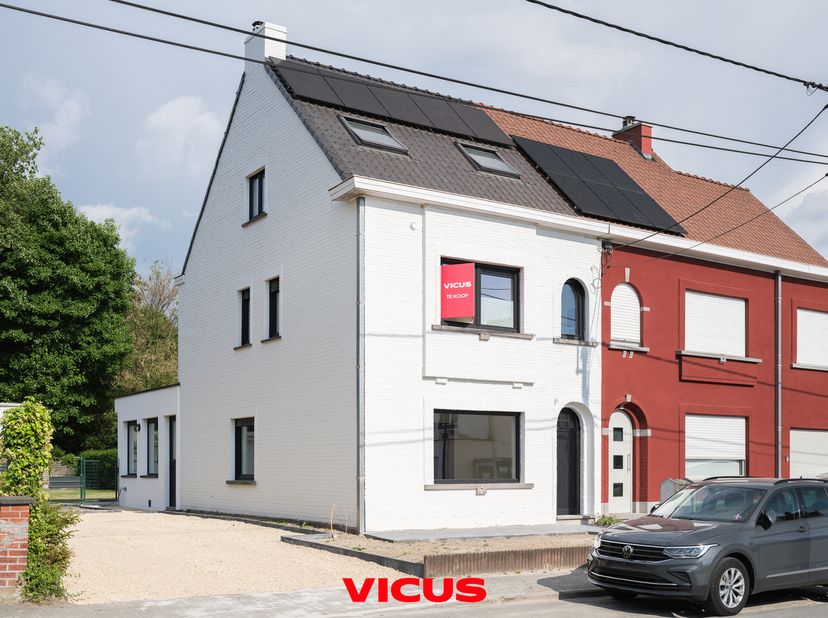 Instapklare halfopen woning met zonnige tuin, ruime garage en EPC A!&lt;br /&gt;
EPC-score: A&lt;br /&gt;
De woning werd met zorg gerenoveerd en scoort uitstekend