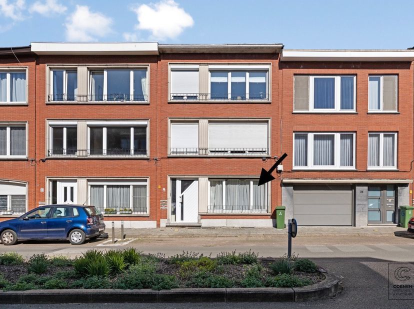 Energiezuinig gelijkvloers appartement van 85m² met tuin te Deurne! Dit gelijkvloers appartement verwelkomt je via een gemeenschappelijke inkomhal en
