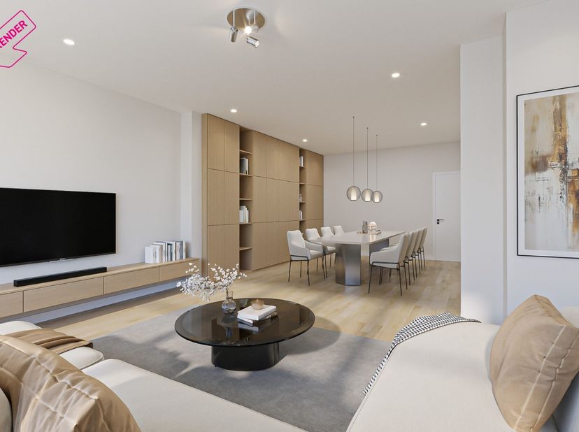 De woning heeft een centrale ligging met dichte nabijheid van voetgangerstunnel, openbaar vervoer, scholen en detailhandel!&lt;br /&gt;
Op te frissen lichtr