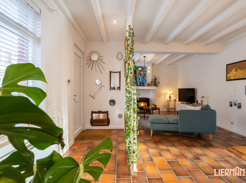 -- Bezoekmoment enkel op afspraak --&lt;br /&gt;
Op zoek naar een instapklare starterswoning, liefst met pit en karakter? Dan is deze gerenoveerde woning te