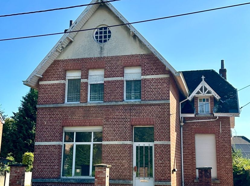 Deze charmante woning van 160m2 te Pulle is gelegen op een royaal perceel van 1670m2. &lt;br /&gt;
&lt;br /&gt;
De woning of bouwgrond biedt verschillende mogelij