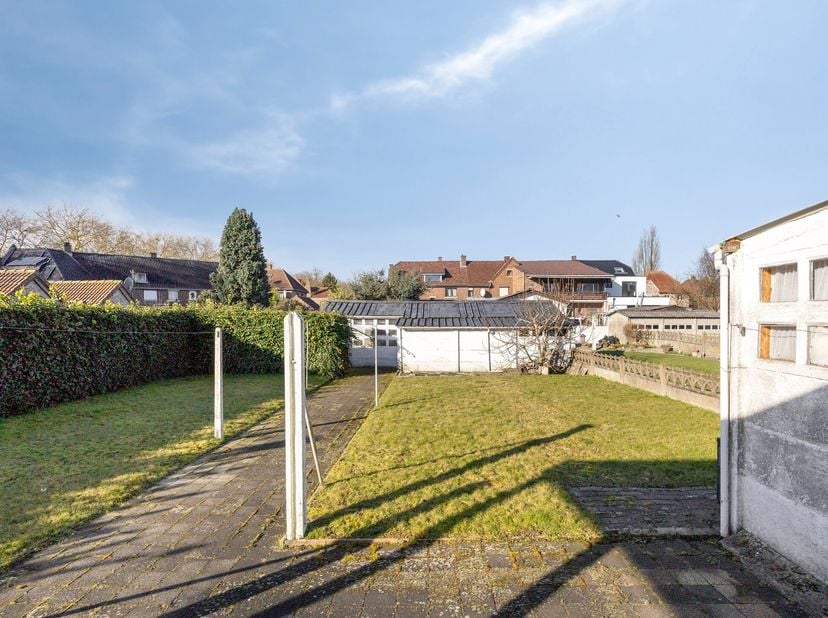 Welkom in de Spechtstraat 1 te Genk!&lt;br /&gt;
&lt;br /&gt;
We bevinden ons hier in een rustige woonbuurt te Genk-Waterschei en nabij Hoevenzavel en Thor Park.