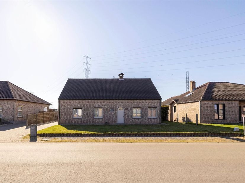 Gerenoveerde woning met 4 slpks en prachtige tuin&lt;br /&gt;
Welkom in deze prachtige woning die comfort, ruimte, rust en een toplocatie combineert. &lt;br /&gt;