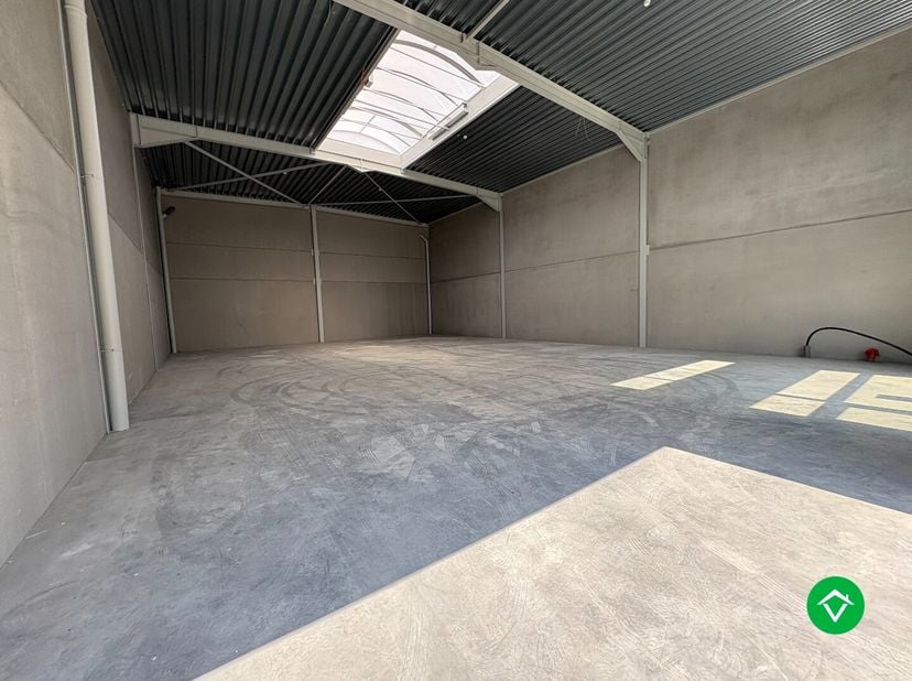Bien professionnel à vendre
                    à 8480 Ichtegem