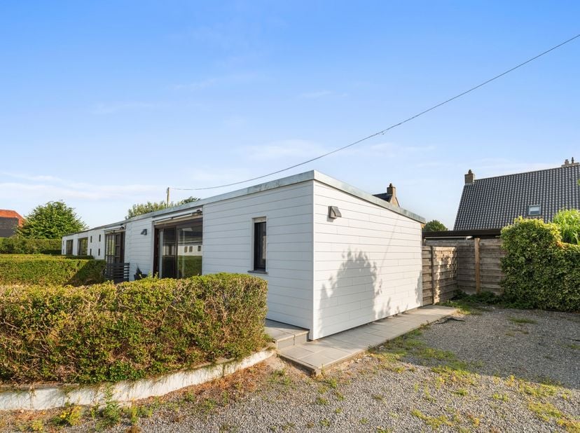 Op het vakantiedomein &quot;De Bremhoeve&quot; vinden we deze vernieuwde, instapklare vakantiewoning terug. Dit gezellig, volledig gemeubeld vakantieverblijf op