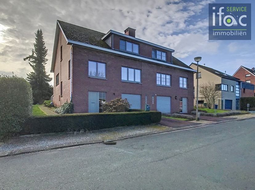 Leuke ééngezinswoning te huur met 3 slaapkamers, garage en leuke tuin, in het centrum van Tombeek, vlakbij Overijse, Waver en GSK!&lt;br /&gt;
&lt;br /&gt;
Straat