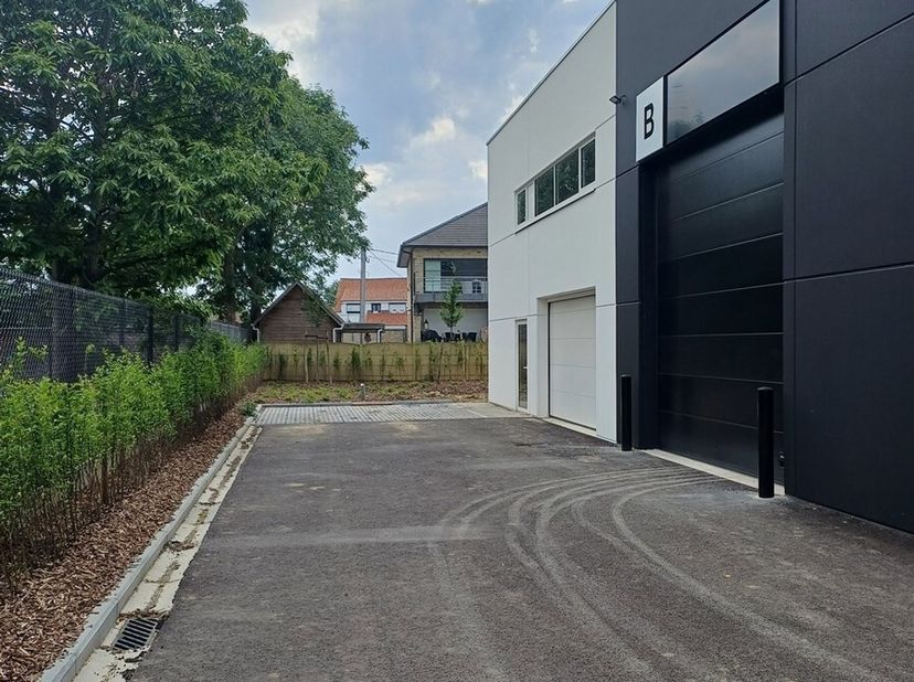 Dans le parc Business Park Kardinaal à Kortenberg, 2 maisons  liées chacunes à une unité PME sont mises en vente.&lt;br /&gt;
Idéal pour ceux qui souhaitent