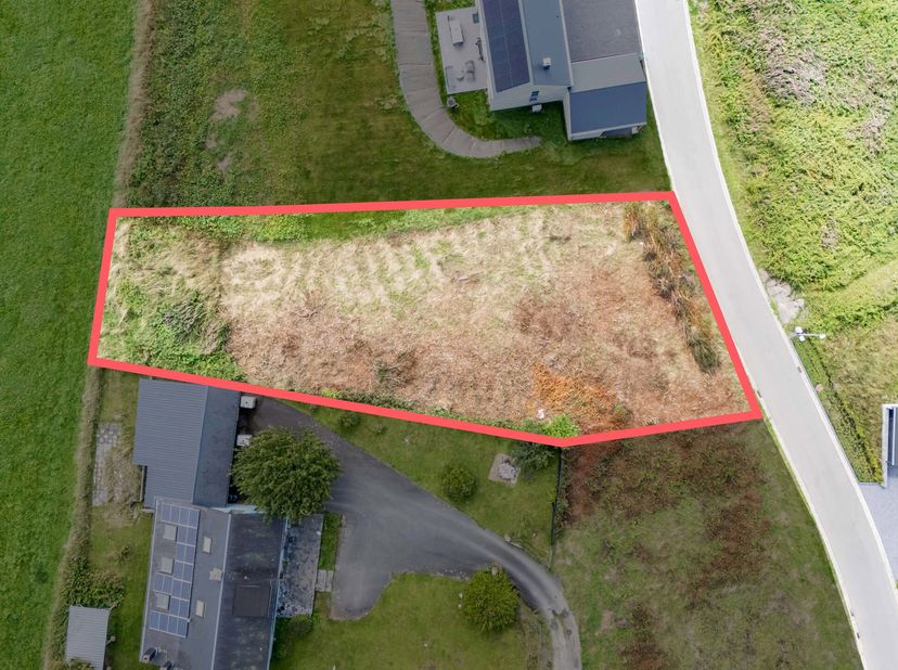Easyhome à le plaisir de vous présenter ce terrain situé au coeur des Ardennes, dans un quartier résidentiel, une situation idéale pour construire la