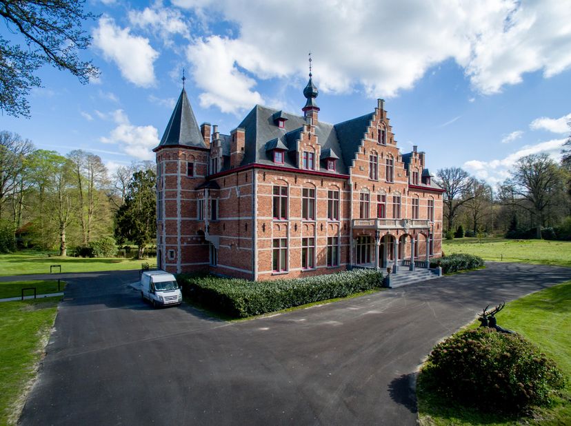 Bedrijfsvastgoed te huur
                    in 8020 Oostkamp