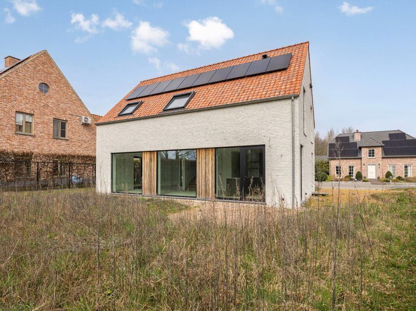 - verkoop onder registratierechten -&lt;br /&gt;
Deze prachtige nieuwbouwwoning, gebouwd in houtskelet, gelegen op een zonnig en rustig perceel in Mol-Rauw.