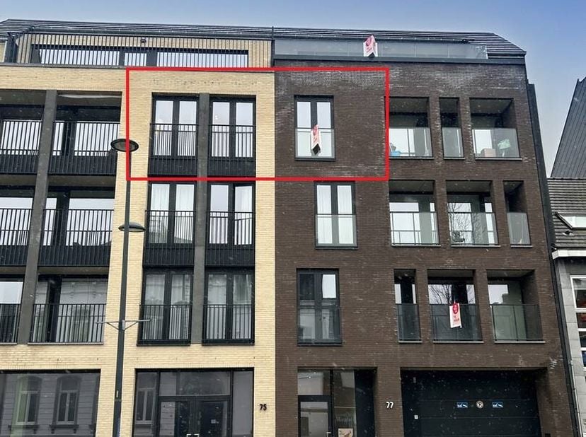 Sur une superficie de 70 m², nous trouvons ce magnifique et moderne appartement neuf d&#039;une chambre à louer. Situé à deux pas du marché de Harelbeke. B