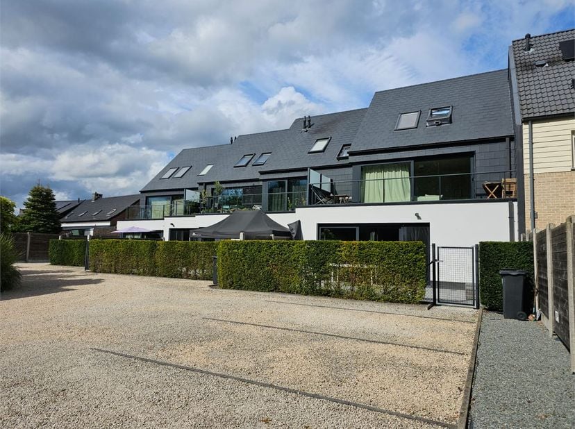 VERKOOP ONDER STELSEL VERKOOPRECHT (GEEN BTW VERSCHULDIGD)&lt;br /&gt;
&lt;br /&gt;
Dit rustig gelegen gebouw maakt deel uit van een residentie met slechts zes wo