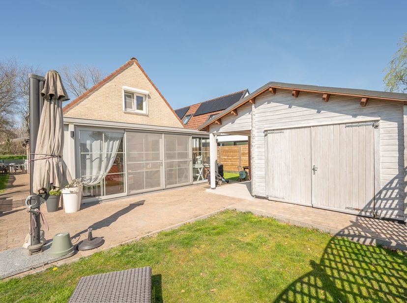 Welkom in dit charmant en energiezuinig huis, gelegen op een unieke locatie in De Haan – op wandelafstand van de zee, het strand en de duinen.&lt;br /&gt;
&lt;