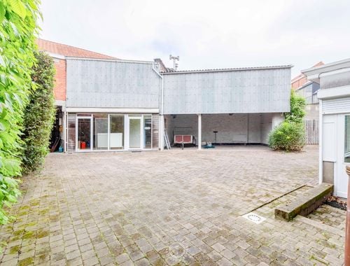                                         Magazijn zonder bureel te koop in Sint-Niklaas, € 495.000
