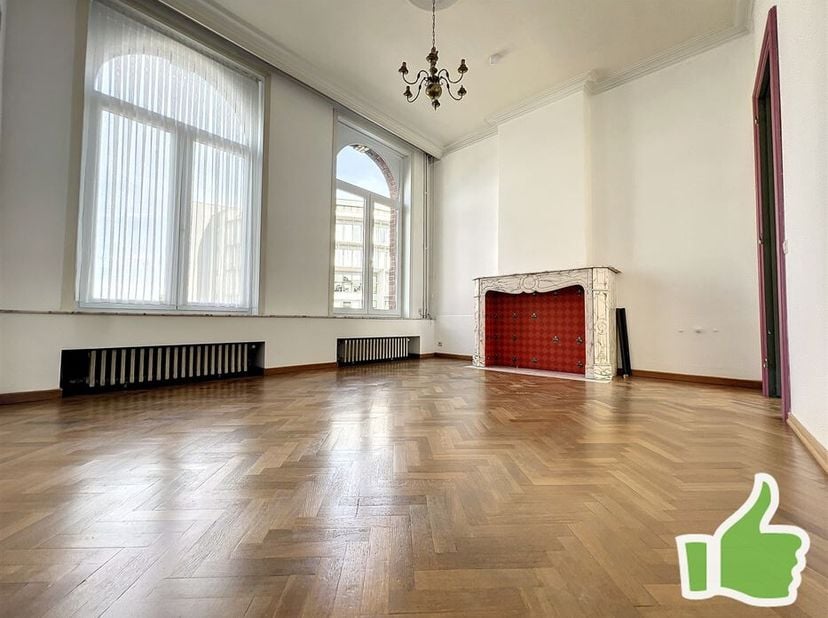 Appartement 1 chambre situé au 1ER étage d&#039;une résidence en plein centre de Mouscron avec terrasse.&lt;br /&gt;
Séjour, cuisine semi-équipée (meubles, taque