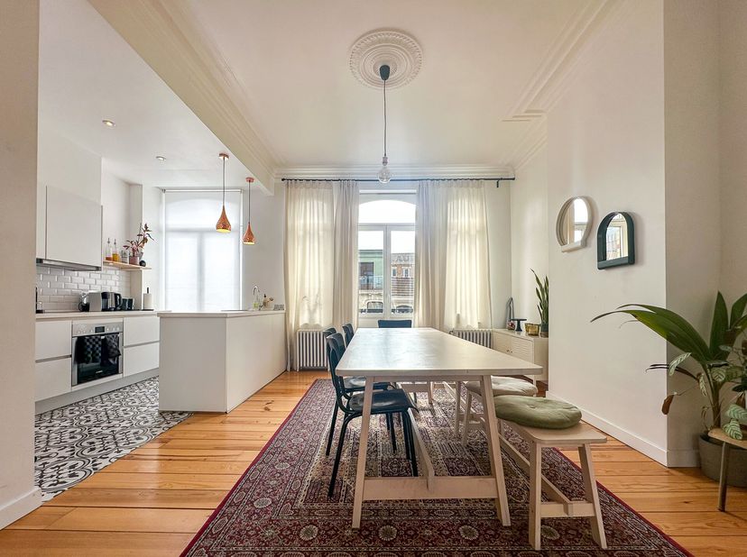 IXELLES - Idéalement situé dans le quartier du Châtelain, magnifique appartement (2ch/1sbd) duplex penthouse meublé de ±94m² avec terrasse situé au 2è
