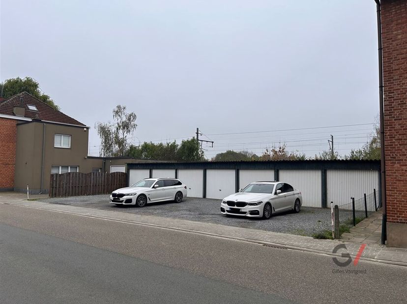 Deze uitzonderlijke bouwgrond op de Herentsesteenweg 5-7 in Leuven biedt tal van mogelijkheden voor wie op zoek is naar een slimme vastgoedinvestering