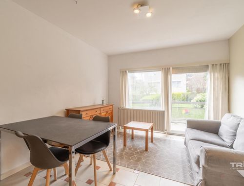                                         Appartement à louer à Woluwe-Saint-Lambert, € 900
