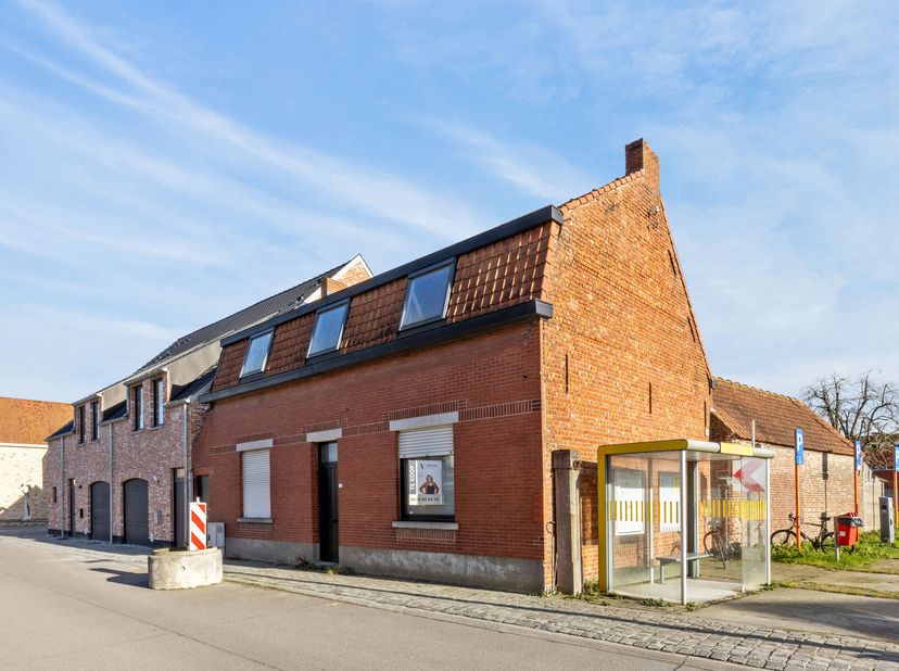 ALTRO VASTGOED VERKOOPT&lt;br /&gt;
Ruim perceel met af te breken woning en stalling, ideaal voor herontwikkeling. Er is reeds navraag gedaan bij de Dienst