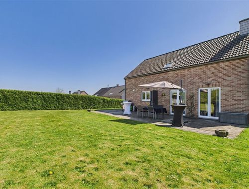                                         Maison unifamiliale à vendre à Floreffe, € 395.000
