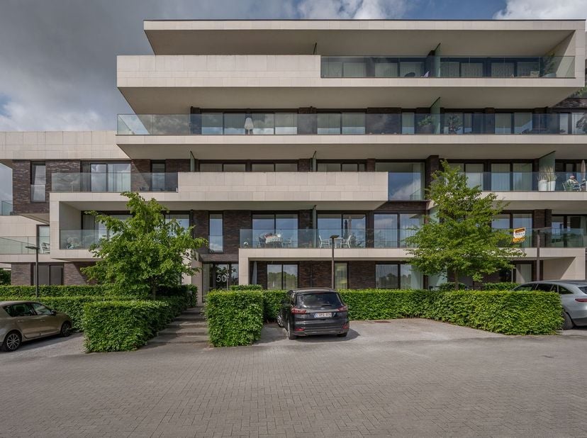 Appartement à vendre
                    à 8200 Sint-Michiels