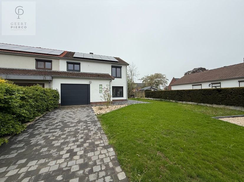 Deze volledig gerenoveerde woning met vier slaapkamers, inpandige garage en tuin is gelegen aan het Groenhof 66 te Gingelom.&lt;br /&gt;
&lt;br /&gt;
Via de bekli