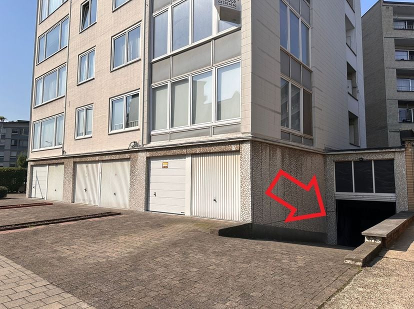 Autostaanplaats in het centrum van Merksem te koop. &lt;br /&gt;
Ook heel interessant als investering! Indien u hier meer informatie over wenst, neem gerust