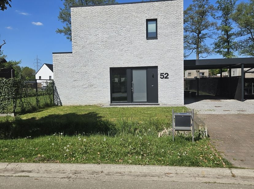 Instapklare en energiezuinige woning op een zeer rustige verkaveling!&lt;br /&gt;
&lt;br /&gt;
&lt;br /&gt;
TROEVEN&lt;br /&gt;
● Instapklaar&lt;br /&gt;
● Ruime open leefruimte&lt;br