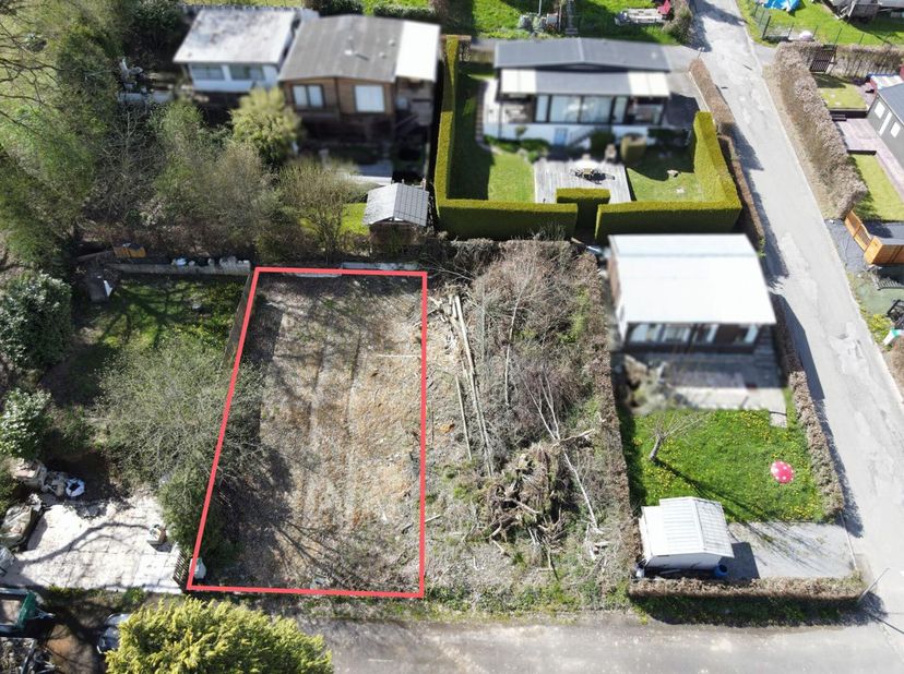 EASYHOME vous propose ce charmant terrain de 200 m² situé au cur du Domaine Val de lOurthe, dans la commune très prisée de Durbuy.&lt;br /&gt;
Ce bien bénéf