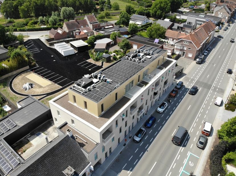 Gelegen op de tweede verdieping van residentie Margaux vinden we dit ruim appartement terug met 3 slaapkamers en (overdekt) terras.&lt;br /&gt;
Het appartem