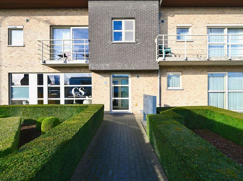 Dit ruime appartement biedt niet alleen optimaal wooncomfort en een uitstekende ligging, maar vormt ook een slimme investering met aantrekkelijk rende