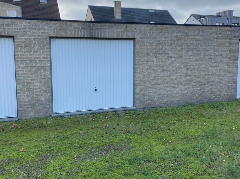 Garage/opslagplaats te huur&lt;br /&gt;
+/- 25 m²&lt;br /&gt;
Voor een afspraak ter plaatsen gelieve ons te contacteren: 0489/24.09.66&lt;br /&gt;