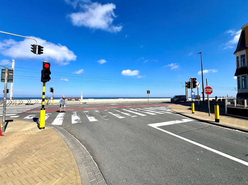 Ontdek uw droomlocatie op slechts 200 meter van de sprankelende zee in het betoverende Oostende Raversijde. &lt;br /&gt;
Deze bouwgrond biedt een unieke kan