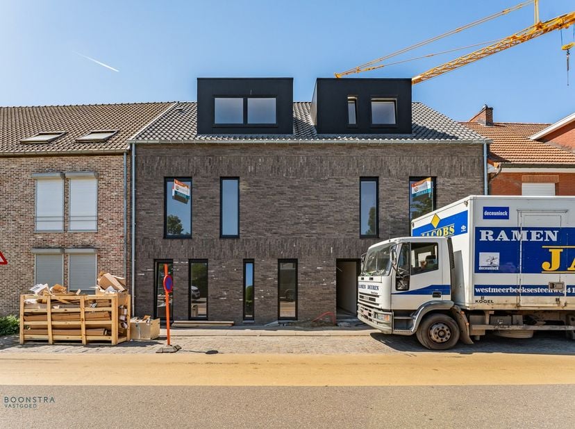 Residentie &quot;DE ZWAAN&quot;, een kleinschalig gebouw bestaande uit 4 appartementen, bevindt zich op een goede locatie te Westerlo in de nabijheid van winkel