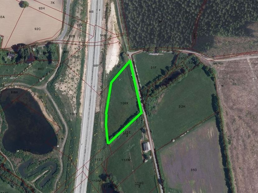 Magnifique et rare,  parcelle de terrain située en zone agricole, libre d&#039;occupation,  d&#039;une superficie de plus de  1 hectares avec accès facile. Proc